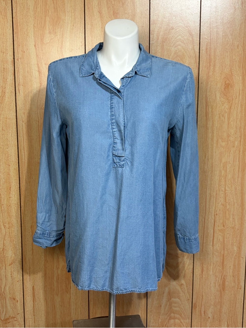 Liz Claiborne Soft Blue Denim Shirt SZ - L